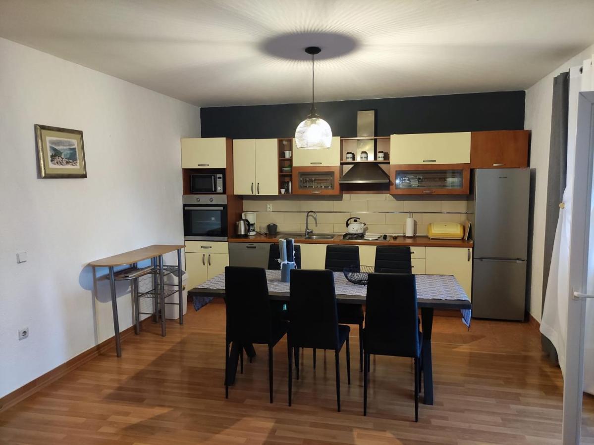 Apartment Cengo Каштела Екстер'єр фото