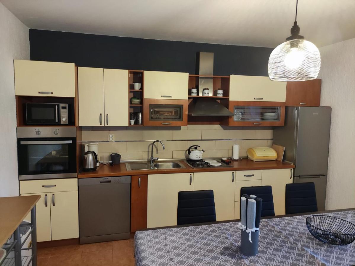 Apartment Cengo Каштела Екстер'єр фото